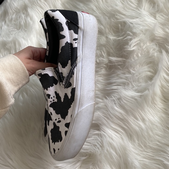 Cow Print Platform Vans 🐮 - Picture 5 of 10